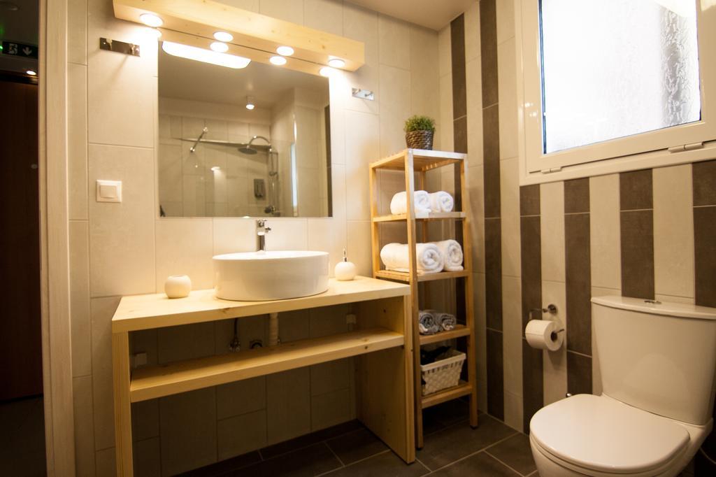 Dynasta Central Suites Atene Esterno foto